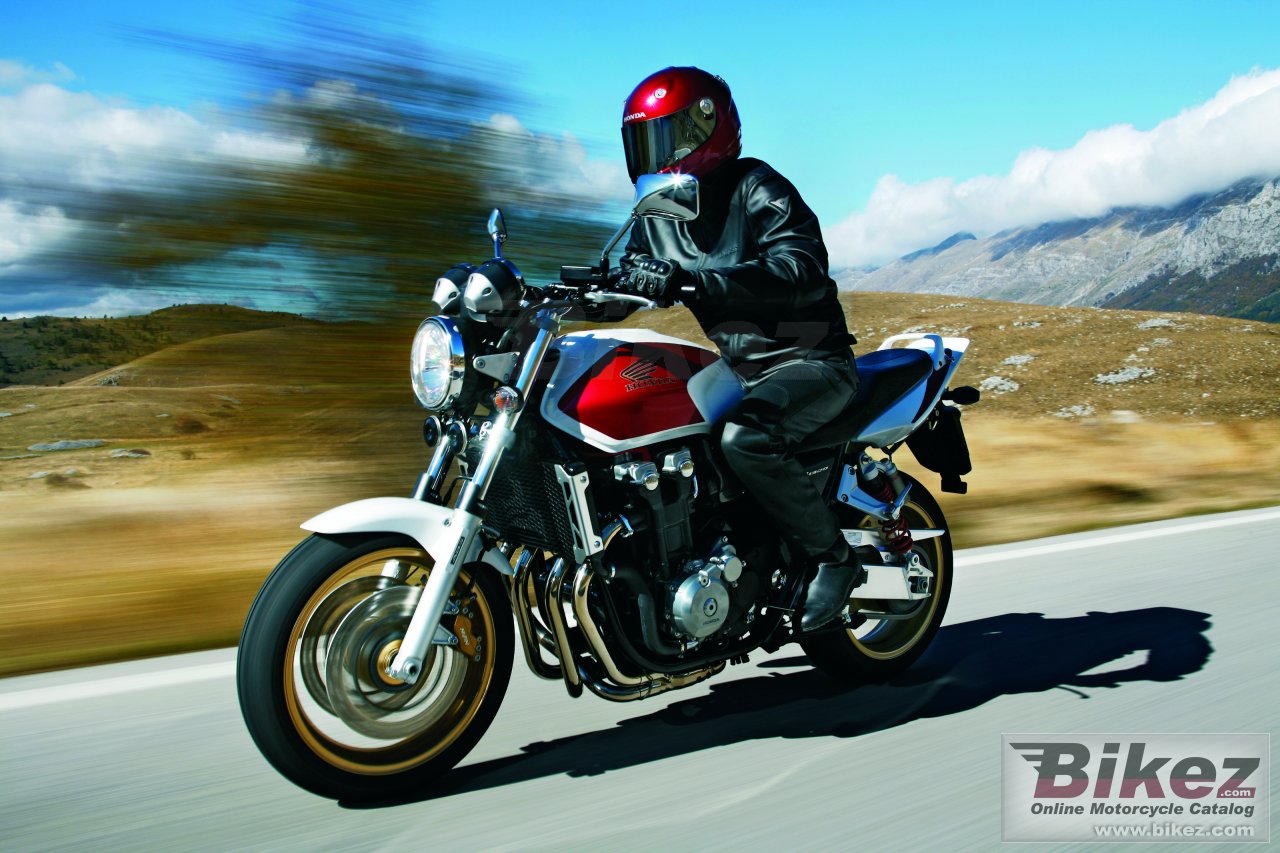 Big Honda cb 1300 picture and wallpaper from Bikez.com
